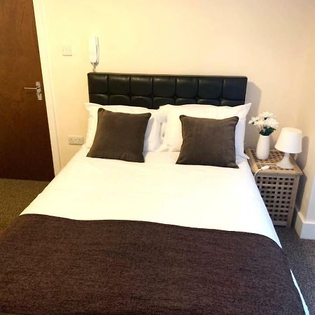 לוטון Serviced Accommodations מראה חיצוני תמונה