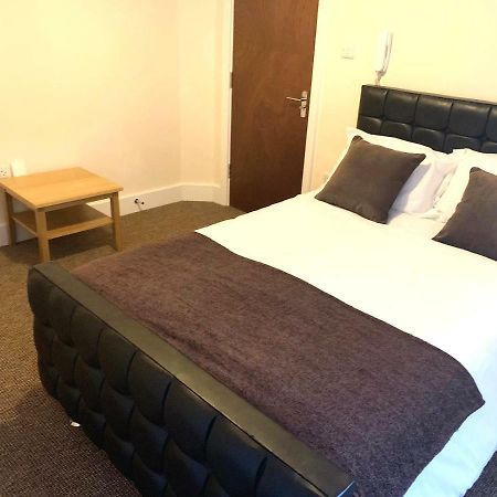 לוטון Serviced Accommodations מראה חיצוני תמונה