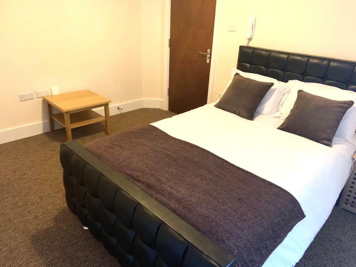 לוטון Serviced Accommodations מראה חיצוני תמונה