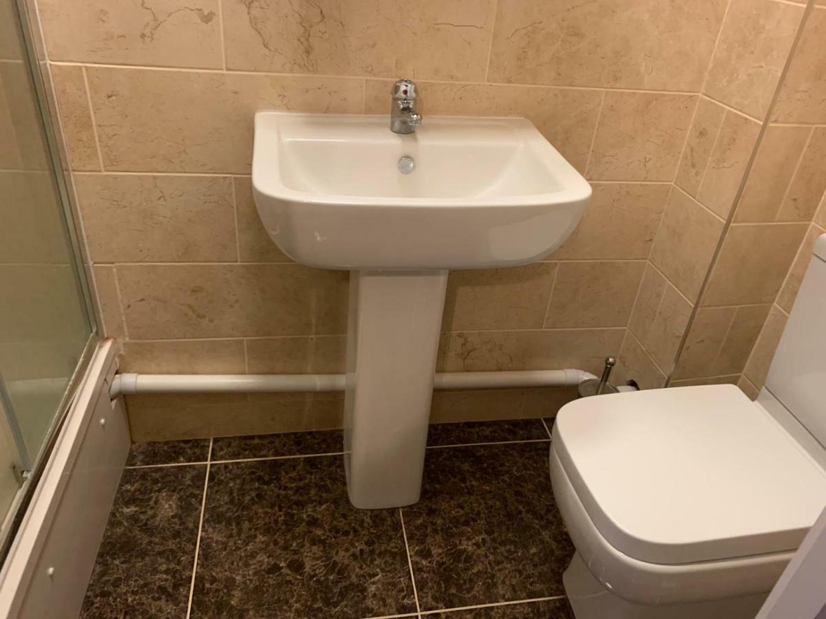 לוטון Serviced Accommodations מראה חיצוני תמונה